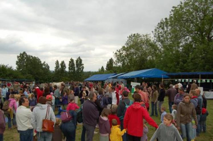 Beaucoup de monde, ce samedi, à Hauteville la Guichard, près de Coutances