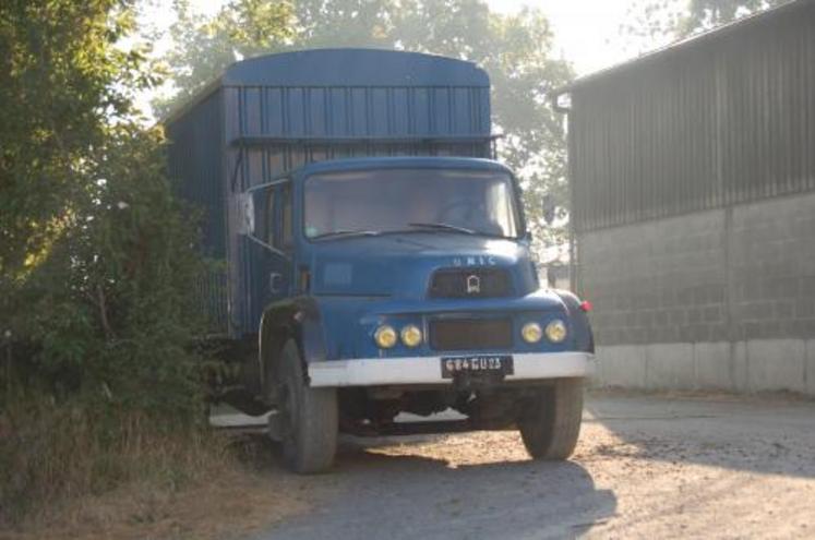 Un Unic des années 1950, tout un symbole pour le monde rural.