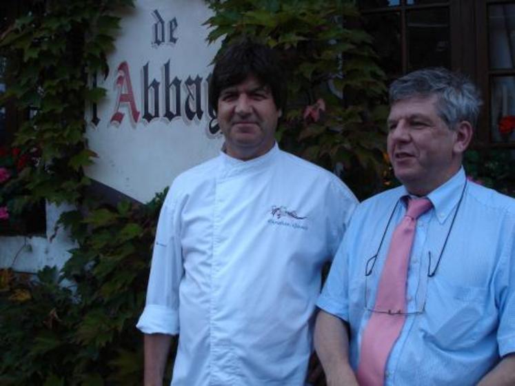 Christian Girault et Roger Bellier. Le jeudi 19 octobre en Normandie, 33 cuisiniers auront tous “le même TOC” (Trouble obsessionnel Compulsif) : cuisiner normand et valoriser les produits du terroir.