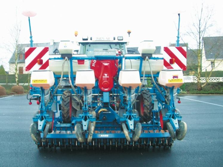 Feu de route arrière pour tracteur et engin agricole