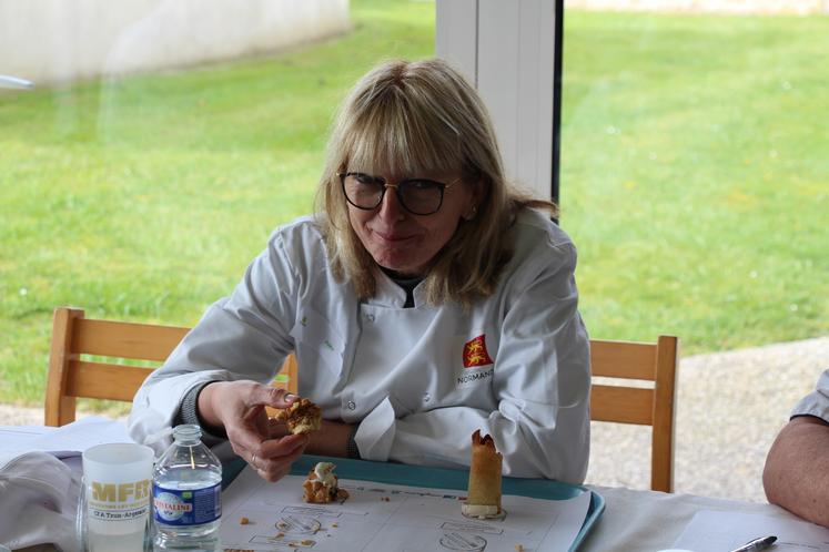 Le jury a goûté les desserts sur le pouce.