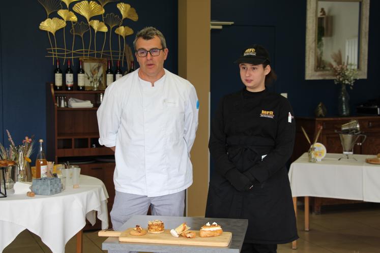David Goupil et Hélana Brunet ont présenté leur dessert "Douceur croquante normande" au jury.