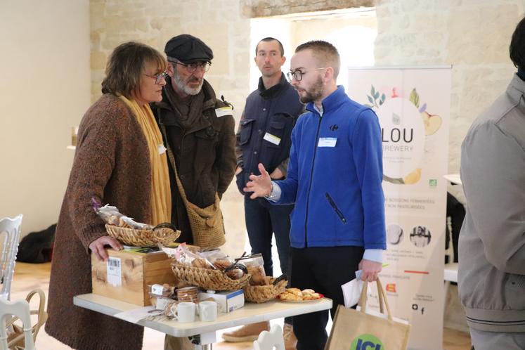 La grande distribution (ici Carrefour) s'est invitée au rendez-vous pour échanger avec les producteurs. Egalim oblige.