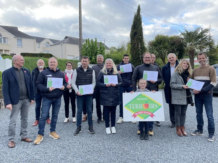 Producteurs et artisans ont reçu leur diplôme pour l'année 2024 lors de l'assemblée générale de l'association le 19 avril.