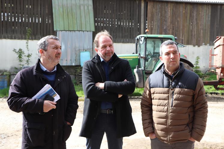 Jean-Yves Heurtin, président de la Chambre d'agriculture du Calvados (au centre), s'est exprimé sur le sujet en qualité de référent agrivoltaïsme des Chambres d'agriculture de Normandie.
