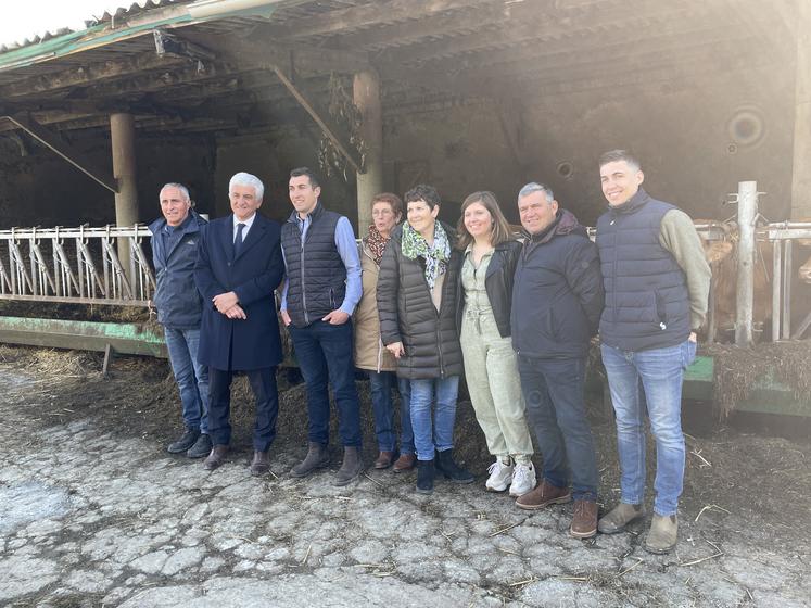 L'élevage reste une passion pour Romain Madeleine, qui la doit à ses parents, qui auparavant étaient producteurs de lait. Romain a choisi une race allaitante : la Limousine.