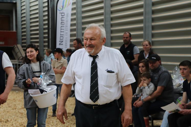 Étienne Aubert, président du syndicat de race Limousin 14, n'a pas été en reste avec trois titres spéciaux : champion boucher adulte (mâle et femelle) et championne jeune bouchère. 