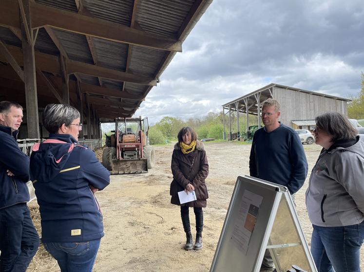 Les conseillers de la Chambre d'agriculture de la Manche ont conduit la visite chez Olivier Doublet dans l'objectif d'apporter le maximum d'informations.