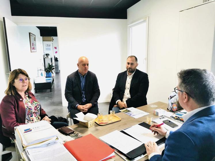 Le réseau MFR a été sollicité, à Mortain avec Nicole Legeard, présidente de Mortain, Thibault Hawes, son directeur et Henri-Claude Gautier directeur de la Fédération ouest Normandie. comme à Granville.