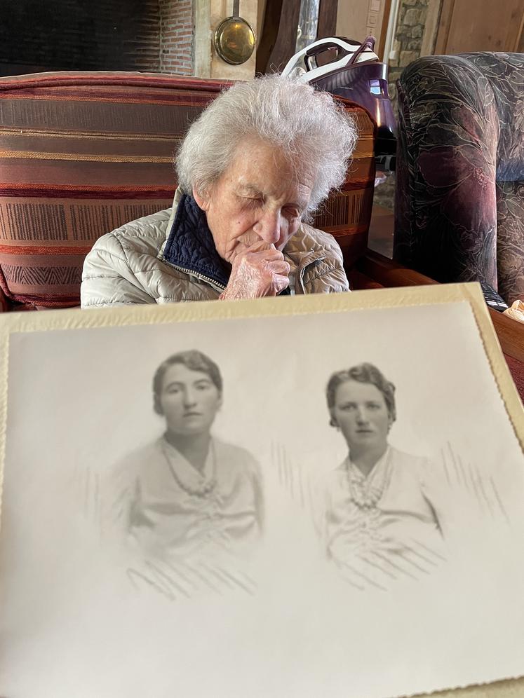 À 23 ans, Yvonne a vu s'éteindre sa sœur, Denise, le 11 juin 1944, touchée par une bombe.