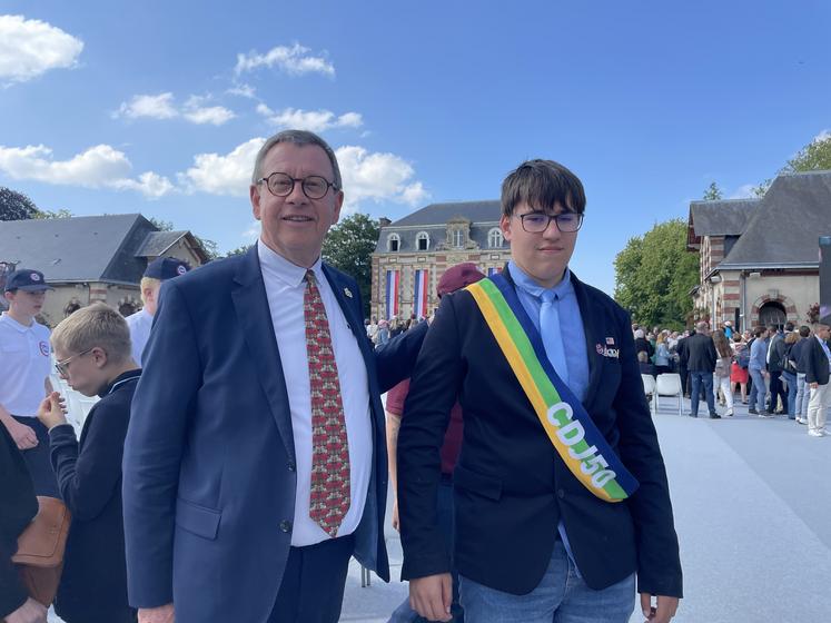 Gabriel Rémy, membre du Conseil départemental des jeunes (promotion Thomas Pesquet), a eu la larme à l'œil en participant aux commémorations.