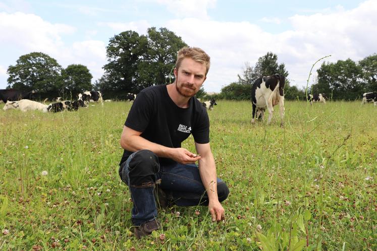 Romain accorde une grande importance à la gestion de l'herbe.