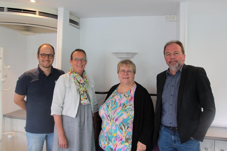 De gauche à droite, Yoann Corigliano et Anne Pelletier, salariés chez Réagir, Christine Dumont, présidente de l'association et Jean-Yves Heurtin, président de la Chambre d'agriculture du Calvados.