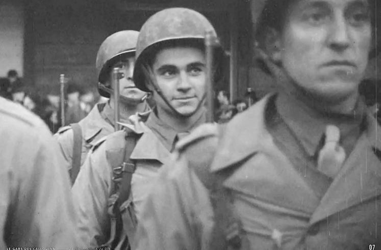 Désiré Le Fauconnier a participé à la bataille de Normandie, à la libération de Paris et de Strasbourg. Le 7 février 1945, il est blessé par un éclat d'obus lors des combats en Alsace. Rendu à la vie civile, il s'engage dans la gendarmerie en 1951.