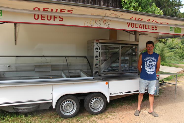 Gaël se rend au marché de Honfleur le mercredi et celui de Trouville le samedi.