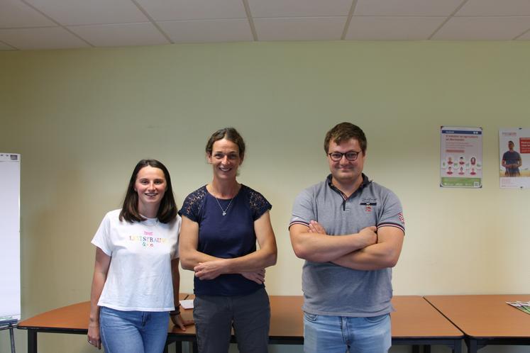 De gauche à droite : Chloé Pierre, conseillère à la Chambre à Bayeux ; Astrid Granger, agricultrice et élue à la CA14 et Benjamin Dussous, chef de culture dans une ferme du Bessin.