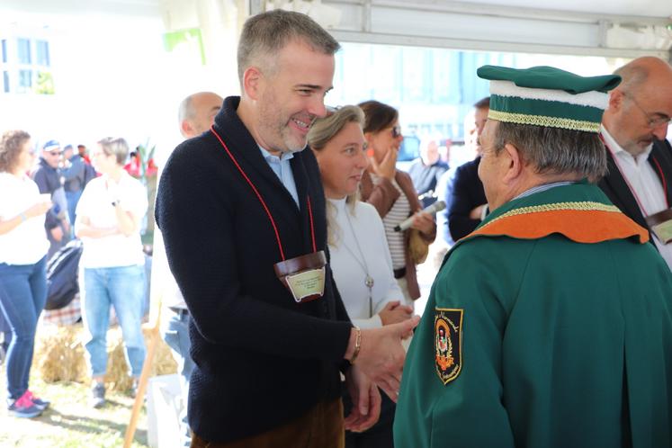 Le préfet, Stéphane Bredin, a été intronisé à la Confrérie de la teurgoule.