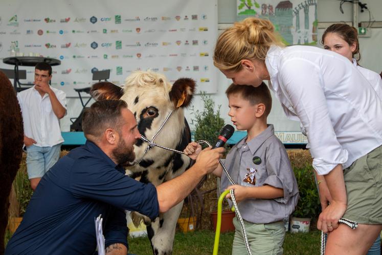 Vincent Lecoq, conseiller élevage allaitant chez Littoral Normand, sera aux commandes du ring de Vachement Caen, dimanche 15 septembre. Il donnera de la voix au micro pour animer la journée. Objectif : dépoussiérer l'image agricole auprès du grand public.