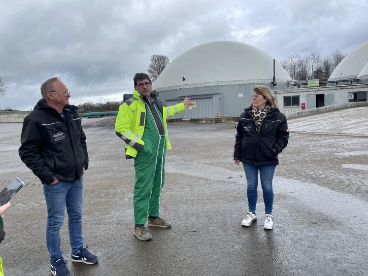 Jean-Yves Hamel, Bruno et Nicole Legeard sont les agriculteurs à l'initiative de la création de l'unité de méthanisation par injection aux portes de leur exploitation.