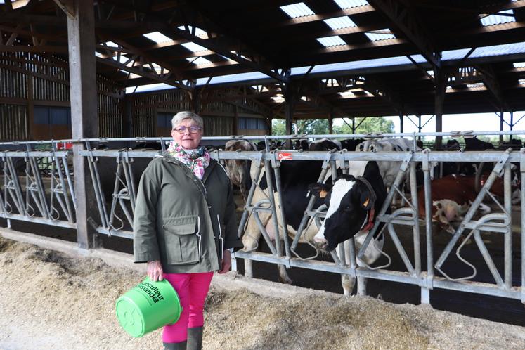 À la ferme, elle endosse la casquette d'exploitante. Elle est installée avec son mari et ses deux fils.