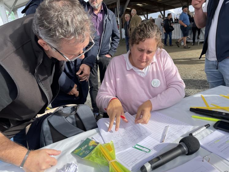 Clémence Vincent, animatrice du pôle allaitant de la Manche, a orchestré cette vente.