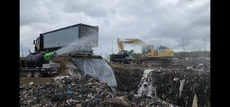 250 tonnes de cadavres ont été enfouies pour permettre aux centres de collectes de Néhou et Saint-Hilaire-du-Harcouët, de retrouver leur activité.