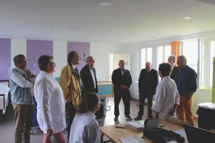 Alain Pindard, Chef du SRFD Normandie ; Sylvain Vedel, directeur de la Draaf, Jean-Yves Duplenne et Luc Delaporte, président et délégué régional du Cneap Normandie ; Patrick Ameslant, maire de Nonant-le-Pin ; Gérard Marie et Xavier Paris président du Conseil d'administration et directeur du lycée.