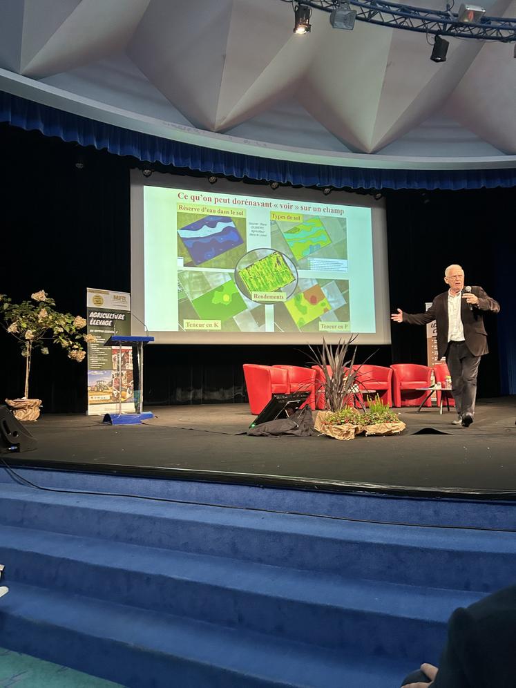 Bruno Parmentier a été directeur de l’École supérieure des agricultures d'Angers de 2002 à 2011.