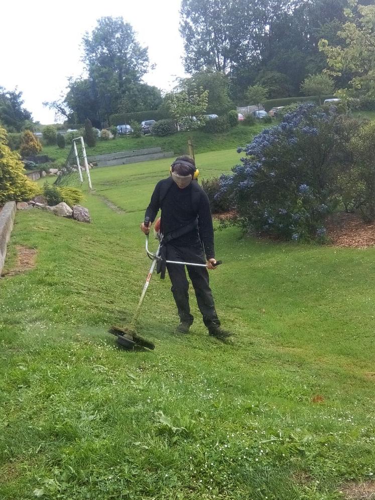 Des travaux pratiques sont fréquemment organisés en filière espaces verts pour plus de pédagogie, notamment au golf de Saint-Julien.