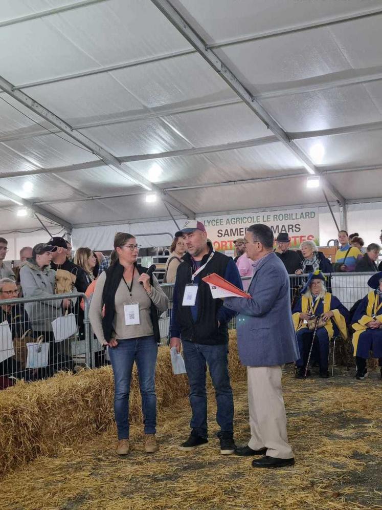 Le concours a été jugé par Jérôme Lepoivre (Les Cochons sont dans le Pré - Orne) et Michel Luquet (à droite).