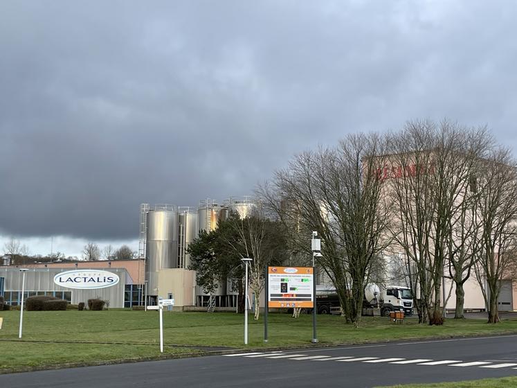 En réduisant sa collecte de lait de l'ordre de 9 % d'ici 2030, Lactalis veut mettre un terme au contrat avec 272 producteurs de l'Est et du Sud des Pays de Loire.