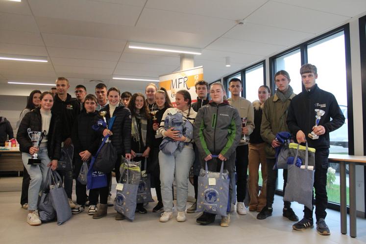 Sur les 70 jeunes présents au concours de pointage, treize sont sélectionnés pour la finale départementale.