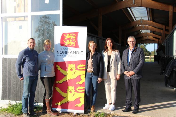 La Région Normandie a soutenu le projet de Virginie Terryn. Jeudi 24 octobre, Clotilde Eudier et Nathalie Porte, respectivement vice-présidentes en charge de l'agriculture et du tourisme, sont venues visiter la structure en présence du maire de La Vespière-Friardel, Sylvain Ballot.