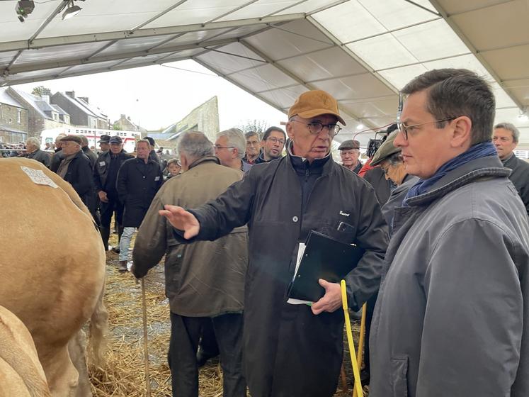 Le préfet de la manche, Xavier Brunetière, avait fait le déplacement, seulement trois mois après être arrivé dans la Manche et avait reçu les explications de Laurent Binet, président du Festival. Il devrait être présent à nouveau samedi prochain. 