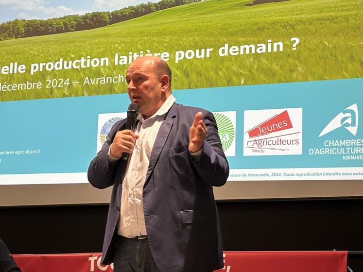 Ludovic Blin espère que la production laitière se maintienne pour que chaque producteur puisse vivre de son métier.