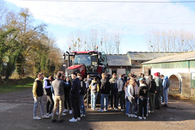 Plus de 300 personnes ont fait le déplacement, en majorité des scolaires.