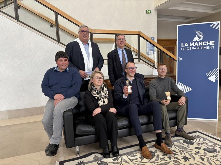 La Manche est un département agricole. C'est ce que le président Jean Morin a martelé en présence de Pascal Férey, président de la Chambre d'agriculture de la Manche et des producteurs qui feront le déplacement à Paris.