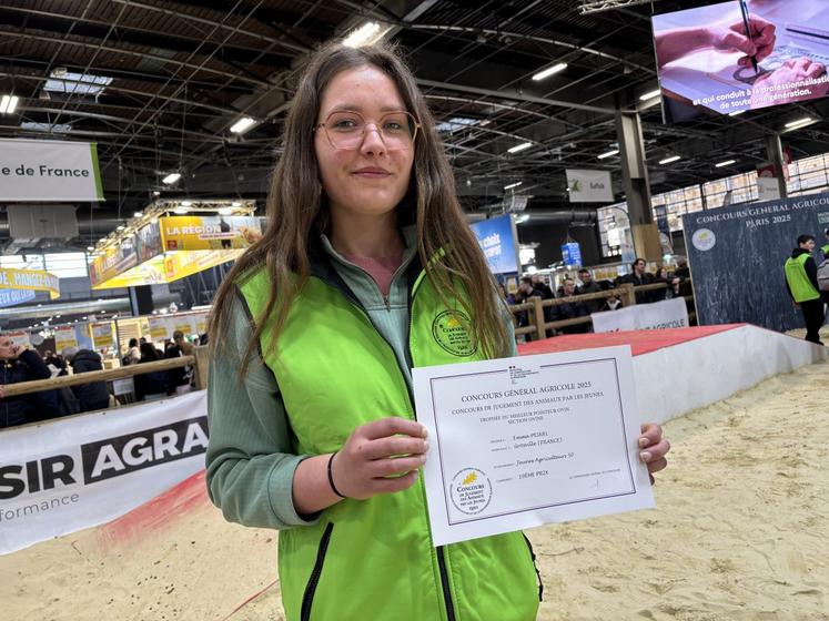 Emma Pesnel, originaire de Grosville (Cotentin), s'est classée 19e sur 38 au concours de pointage en race ovine.