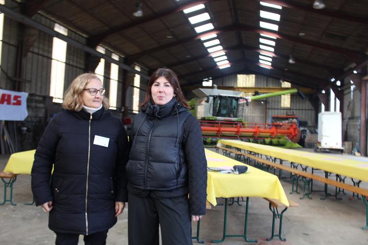 Madame Lefrileux et Madame Riflet, formatrices à la MFR d'Haleine, supervisaient la journée organisées par les étudiants.