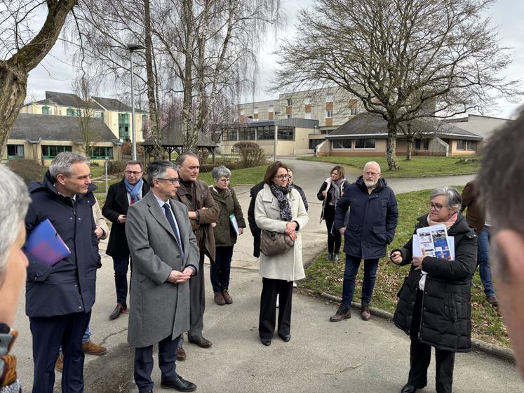 La directrice, Marie-France Tapon, a fait le point sur les infrastructures du lycée.