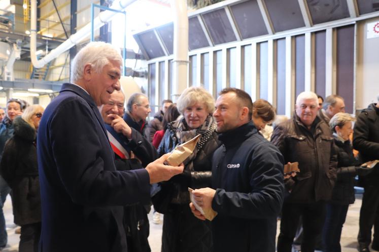 "Le président a de toute évidence beaucoup de talent quand on l'entend. Vous pourriez faire de la politique", a salué et lancé Hervé Morin à l'adresse de Vincent Barbot.