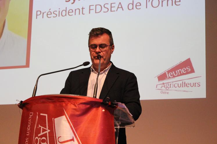 Sylvain Delye, président de la FDSEA61, a remercié l'équipe des JA pour la victoire commune aux élections Chambres d'agriculture et leur engagement.