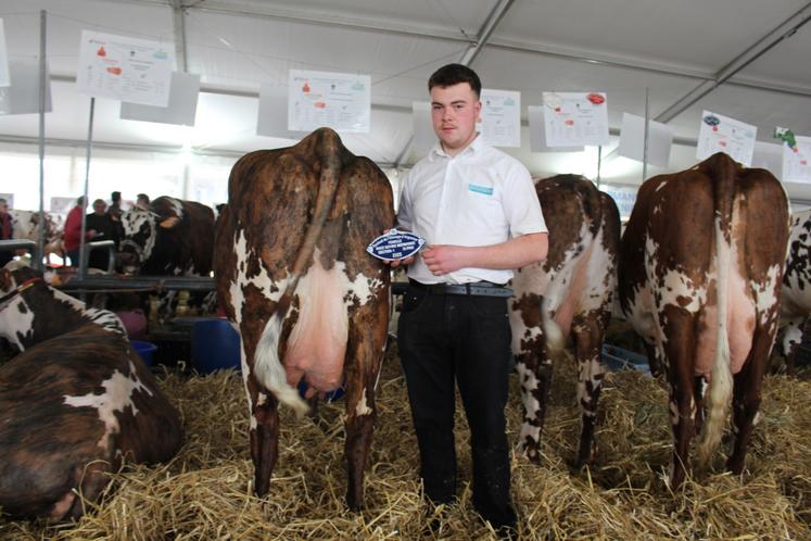 Clément Buin a remporté la première place de sa section (les 19 ans) au concours jeunes présentateurs. Il a aussi remporté, avec son père et Oxalyne (future participante du National Normand), une deuxième place de section.