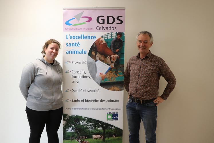 Le GDS du Calvados dispense des formations et des audits biosécurité. Gwendoline Trioreau, technicienne sanitaire et Étienne Gavart, directeur du GDS, œuvrent à leur réalisation sur le territoire.