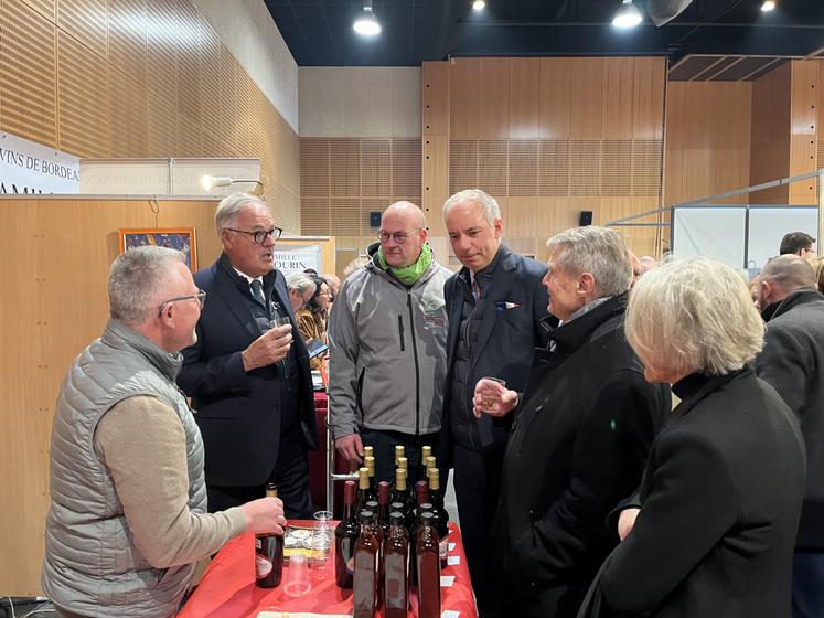 Sébastien Jallet, préfet de l'Orne, Christophe de Balorre, président du conseil départemental de l'Orne et Guillaume Larchevêque, président de la Chambre d'agriculture de l'Orne.