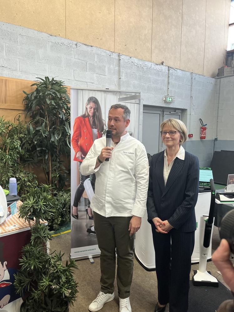 David Galienne en compagnie de la ministre de du commerce et de l'artisanat, Véronique Louwagie.
