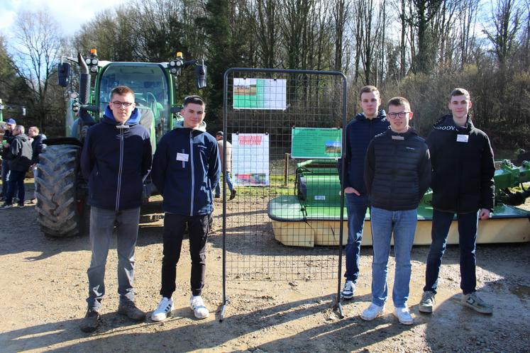 Léon Demoitié, Paul Jouvin, Jérémy Lemoine, Louis Lemarié et Mathis Bergon étaient en charge du pôle herbe.