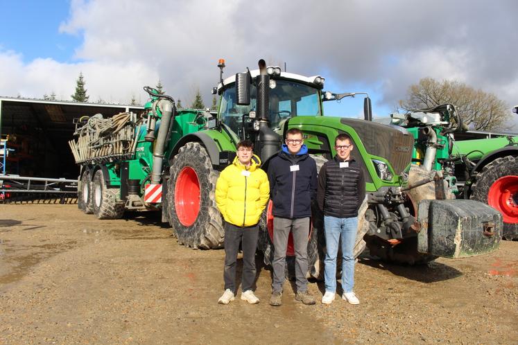 Kylian Jego, Louis Lemarié et Mathis Berçon, étudiants de la MFR, ont présenté le site et les aménagements réalisés pour les portes ouvertes.