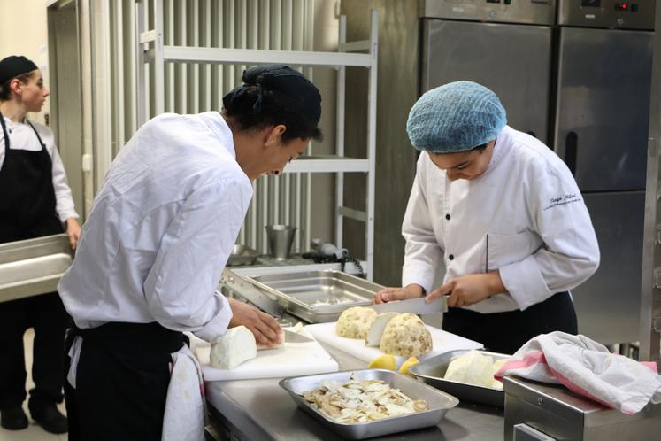 Les jeunes prennent pleinement part au concours.