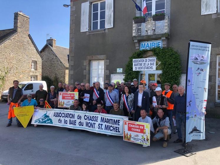 Pour les communes de Genêts, Dragey, Bacilly et Lolif, une délégation a fait le travail pour sensibiliser les élus à leur cause. Ils veulent poursuivre la chasse.